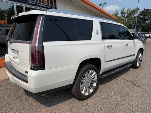 Used 2017 Cadillac Escalade ESV Luxury AWD/4WD image 7
