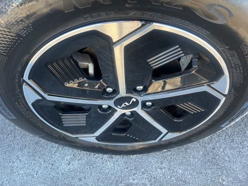 Certified 2023 Kia Niro EX image 44