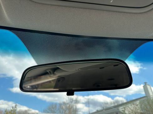 Used 2019 Kia Sedona LX image 33