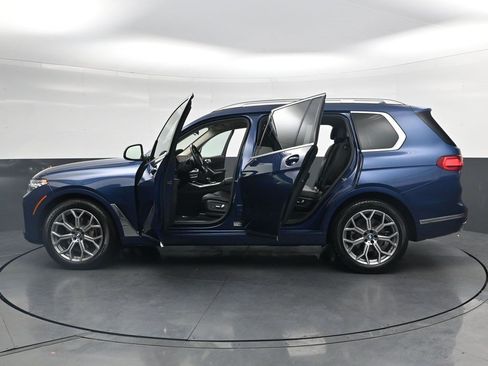 Used 2022 BMW X7 xDrive40i w/ Parking Assistance Package AWD/4WD image 38