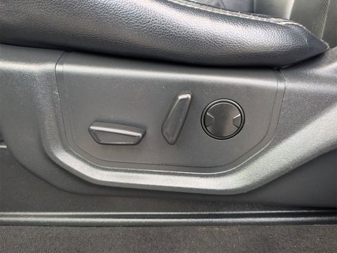 Used 2022 Ford F250 Lariat w/ Chrome Package image 15