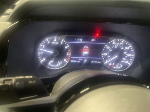 Used 2023 Nissan Pathfinder SL w/ Lighting Package (N92) AWD/4WD image 22