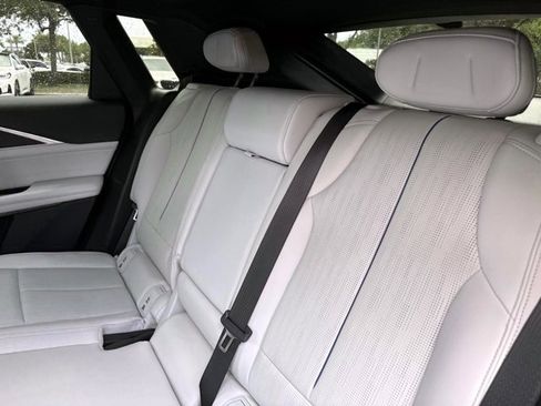 Used 2024 Cadillac Lyriq Luxury AWD/4WD image 15
