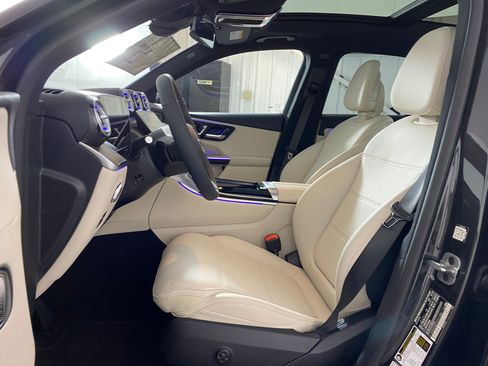 Used 2026 Mercedes-Benz GLC 300 4MATIC image 4