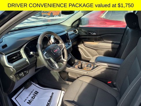 Used 2023 GMC Acadia SLE w/ Driver Convenience Package image 2