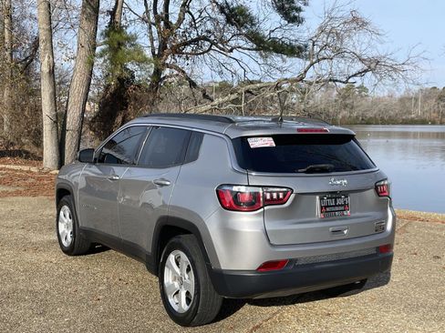 Used 2019 Jeep Compass Latitude image 12