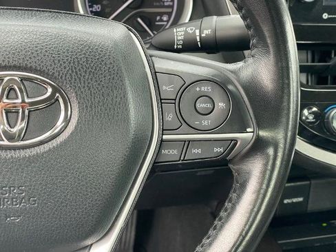 Used 2023 Toyota Camry XLE image 15