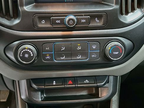 Used 2018 Chevrolet Colorado W/T w/ WT Convenience Package RWD image 15