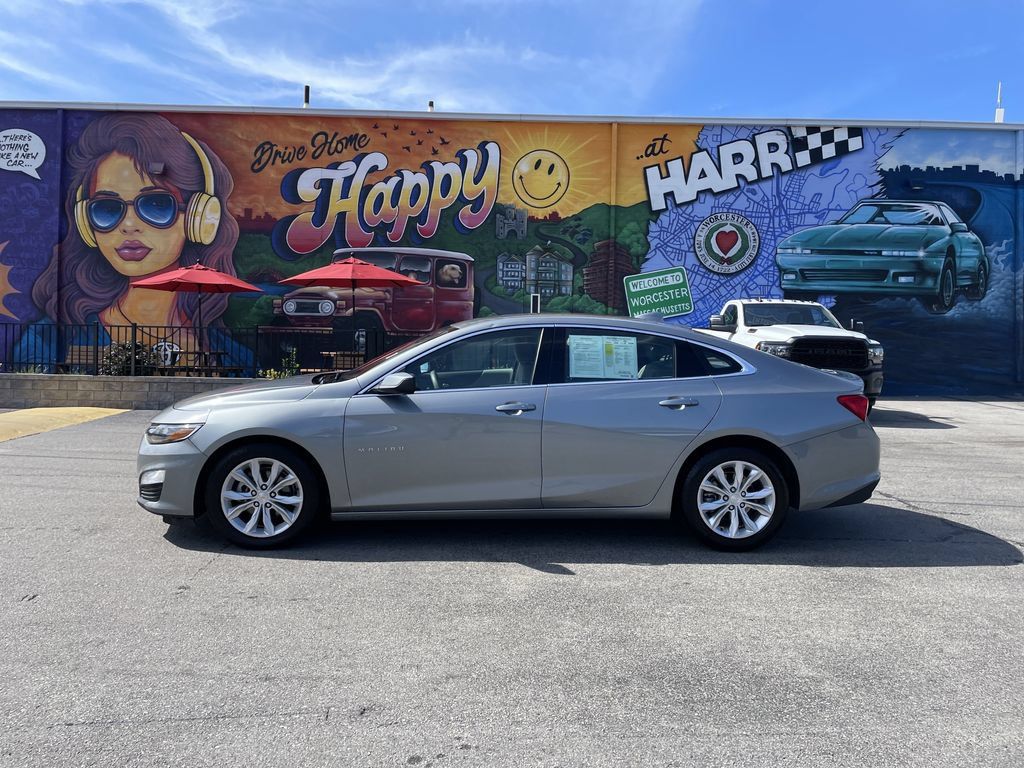 Used 2024 Chevrolet Malibu LT FWD image 2