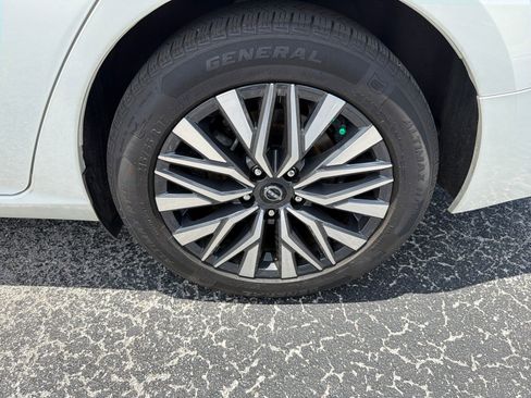 Certified 2024 Nissan Altima 2.5 SV FWD image 35