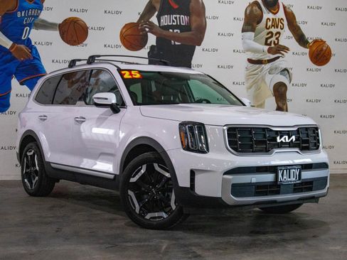 Used 2025 Kia Telluride S AWD/4WD image 2