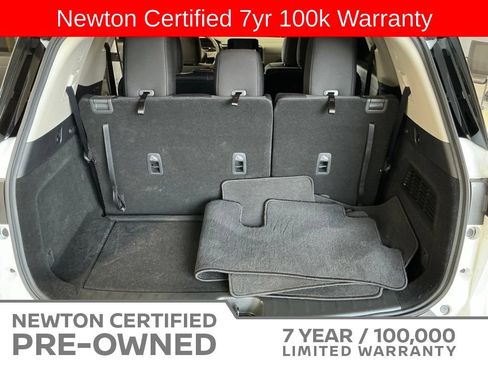 Used 2025 Nissan Pathfinder SV FWD image 22