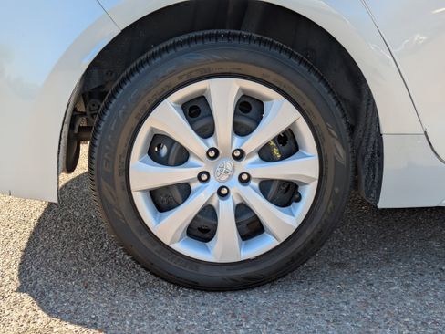 Used 2023 Toyota Corolla LE image 9