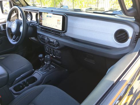 Used 2024 Jeep Wrangler Sport S w/ LED Headlamp & Fog Lamp Group image 13