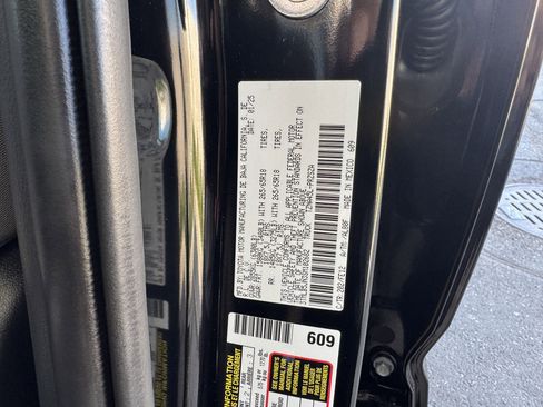 Used 2025 Toyota Tacoma TRD Sport image 28