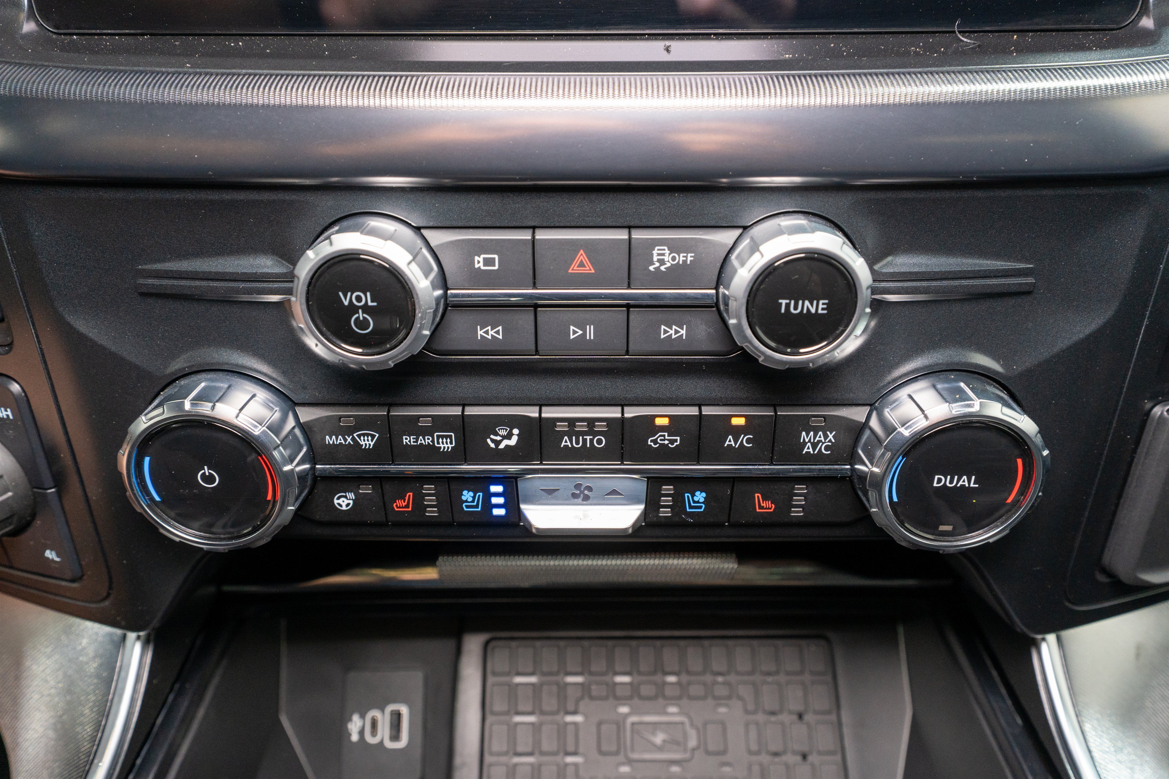 Used 2025 Ford F150 Platinum AWD/4WD image 29