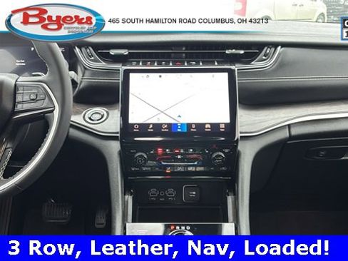 Used 2023 Jeep Grand Cherokee L Limited w/ Luxury Tech Group II image 8