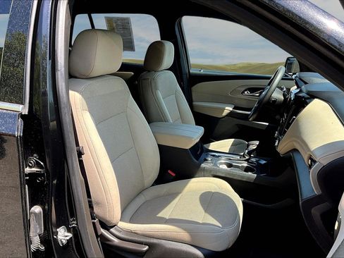 Used 2023 Chevrolet Traverse LS AWD/4WD image 21
