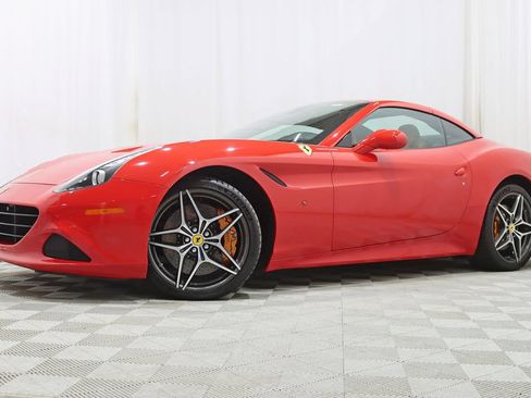 Used 2016 Ferrari California T RWD image 2