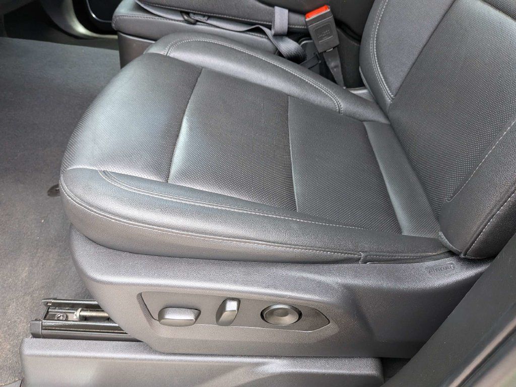 Used 2025 GMC Sierra 1500 SLT RWD image 27