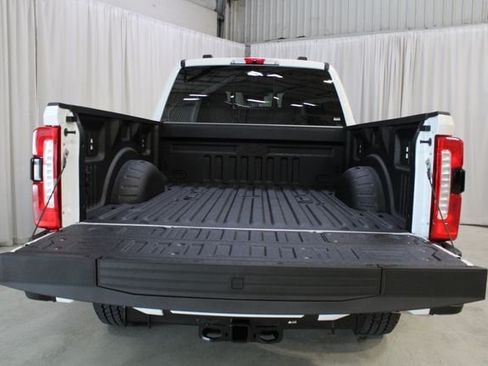 New 2026 Ford F250 Lariat w/ Black Appearance Package AWD/4WD image 31