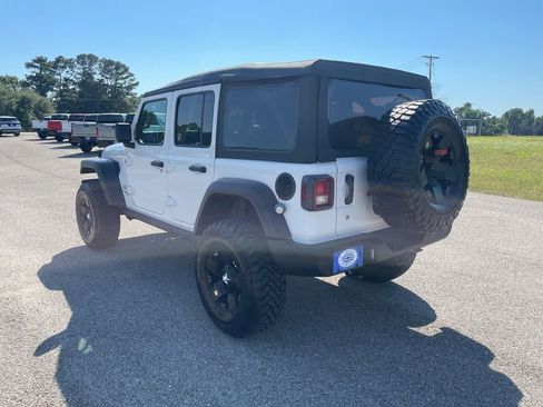 Used 2019 Jeep Wrangler Unlimited Sport S AWD/4WD image 3