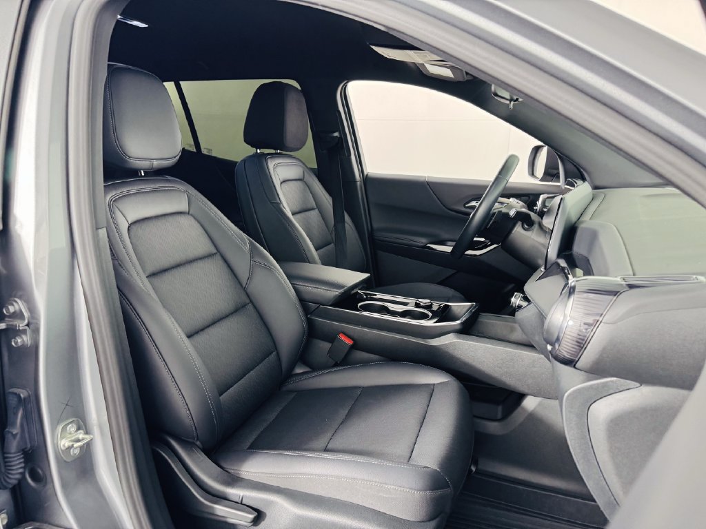 Used 2026 Chevrolet Equinox LT w/ Convenience Package II FWD image 30