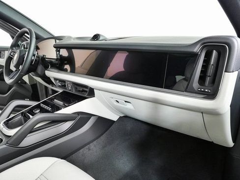 New 2026 Porsche Cayenne Coupe AWD/4WD image 26