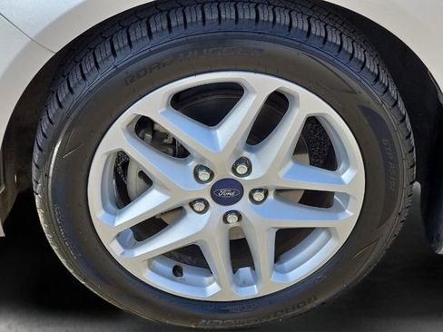 Used 2016 Ford Fusion SE image 8