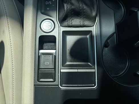 Used 2019 Volkswagen Atlas SE FWD image 45