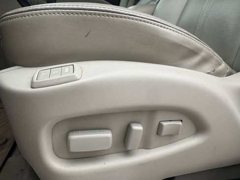 Used 2011 Cadillac SRX Luxury FWD image 14