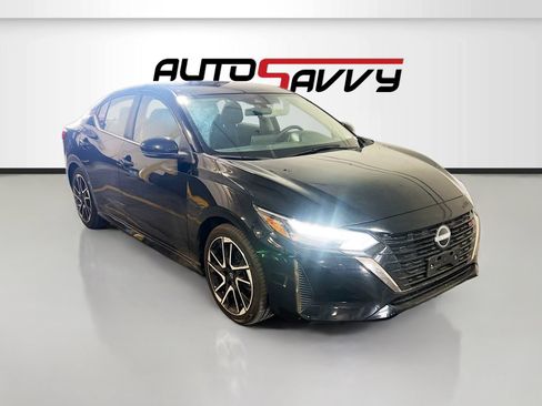 Used 2025 Nissan Sentra SR FWD image 1