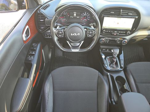 Used 2022 Kia Soul Turbo FWD image 23