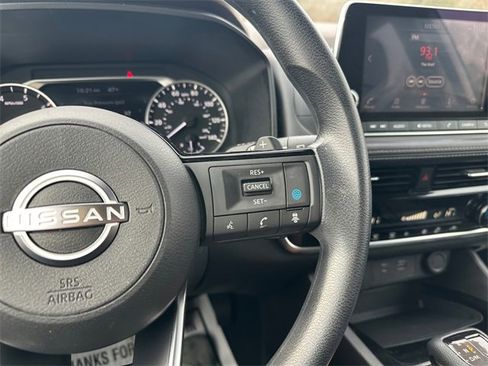 Used 2023 Nissan Rogue SV image 22