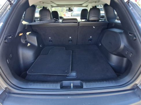 Used 2021 Jeep Cherokee Latitude Plus w/ Sun & Sound Group FWD image 21