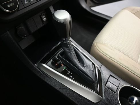 Used 2016 Toyota Corolla LE image 12