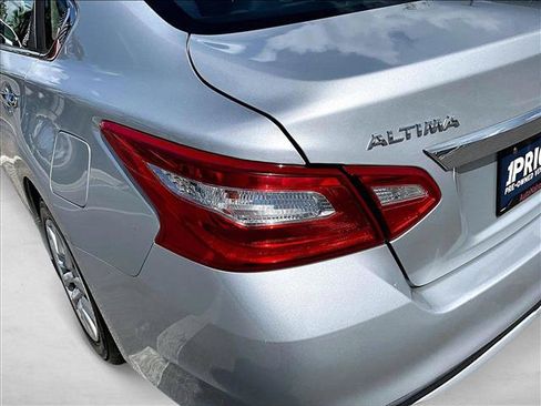 Used 2017 Nissan Altima 2.5 S w/ Power Driver Seat Package FWD image 29