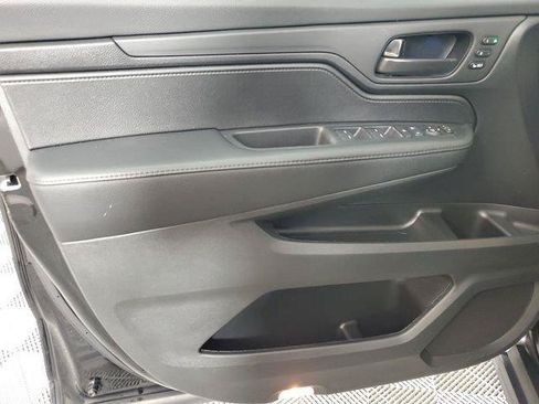Used 2025 Honda Odyssey EX-L image 18