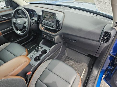Used 2023 Ford Bronco Sport Outer Banks w/ Tech Package AWD/4WD image 11