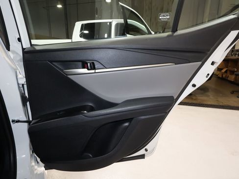 Used 2025 Toyota Camry LE image 19