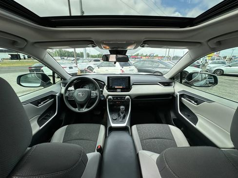 Used 2021 Toyota RAV4 XLE w/ Convenience Package AWD/4WD image 11