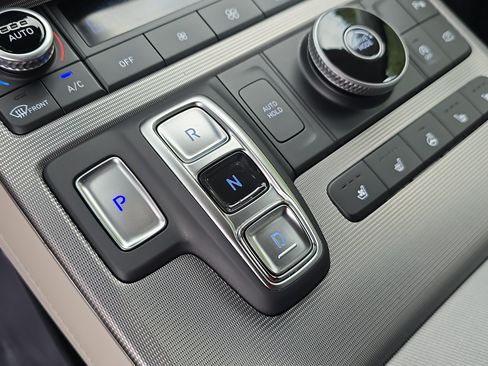 Used 2024 Hyundai Palisade Limited FWD image 25