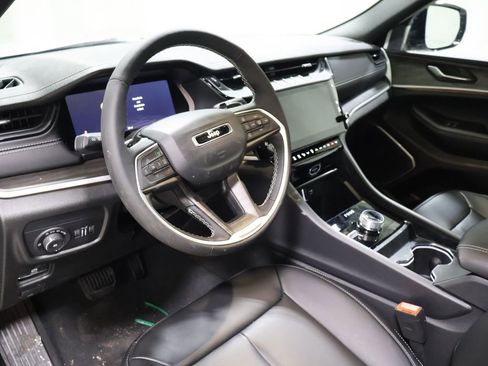 New 2026 Jeep Grand Cherokee Limited image 19