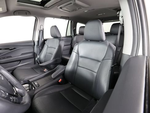 Used 2017 Honda Pilot Touring image 11
