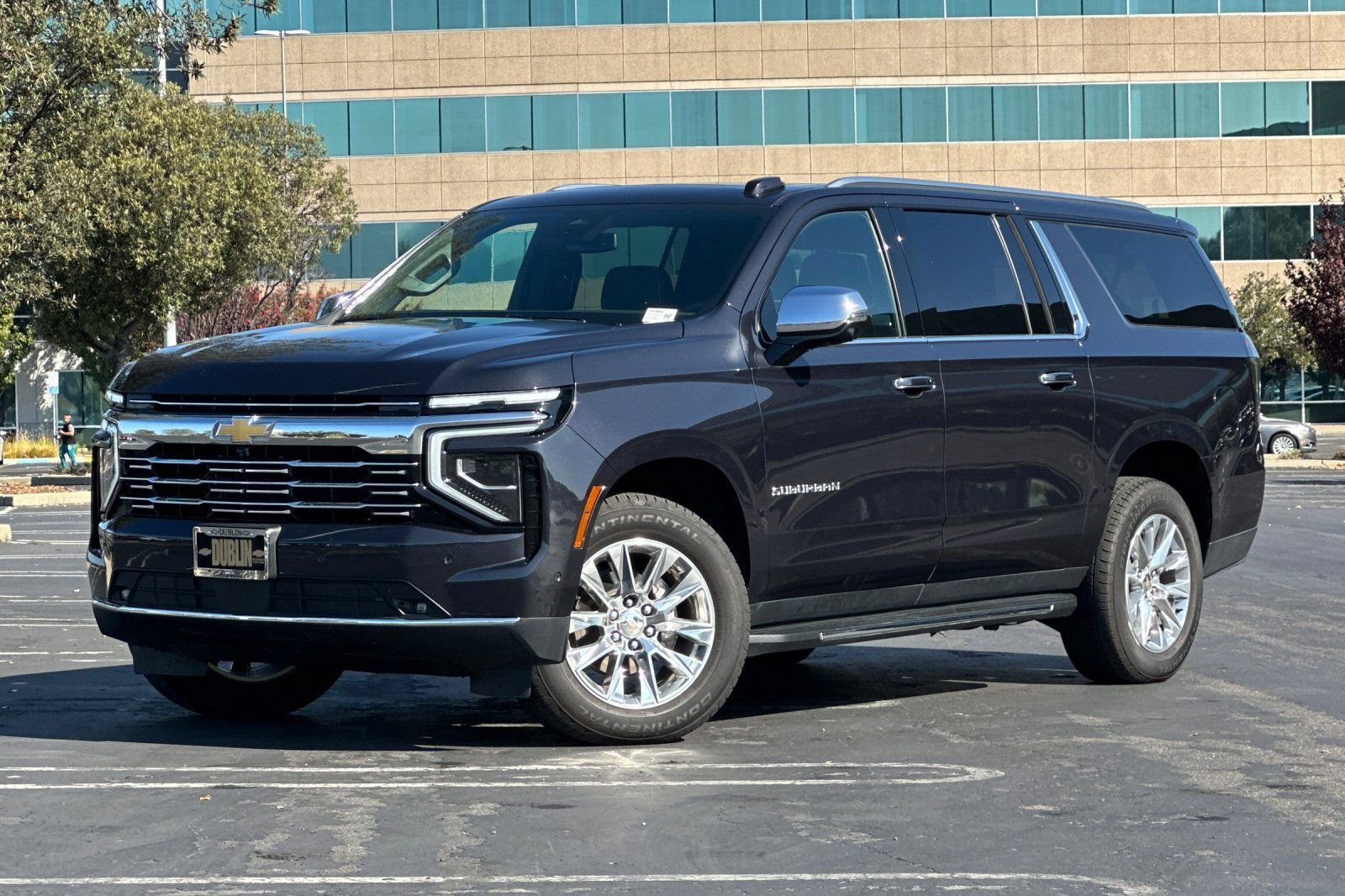 Used 2026 Chevrolet Suburban Premier w/ Sun And Tow Package AWD/4WD image 8