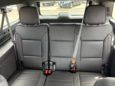Certified 2025 Chevrolet Suburban High Country AWD/4WD image 19