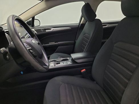 Used 2020 Ford Fusion SE image 17