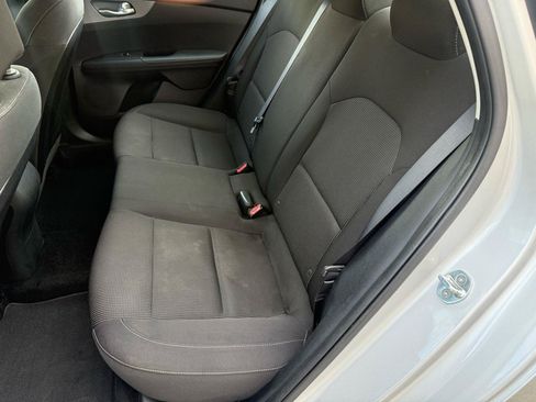 Used 2020 Kia Forte LXS FWD image 17