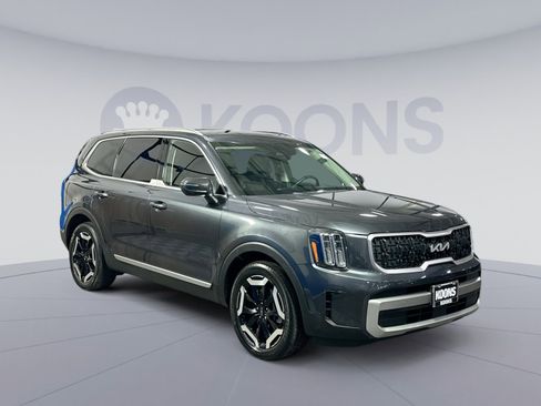 Used 2023 Kia Telluride EX w/ EX Captain's Chair Package image 10