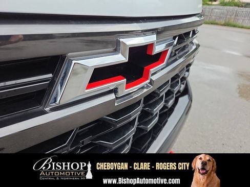 Used 2023 Chevrolet Silverado 1500 ZR2 w/ Technology Package AWD/4WD image 11